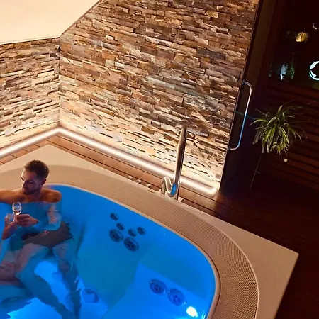 Octavie - De Luxe A Avec Piscine Privee, Jacuzzi, Sauna Et Hammam לינה וארוחת בוקר *