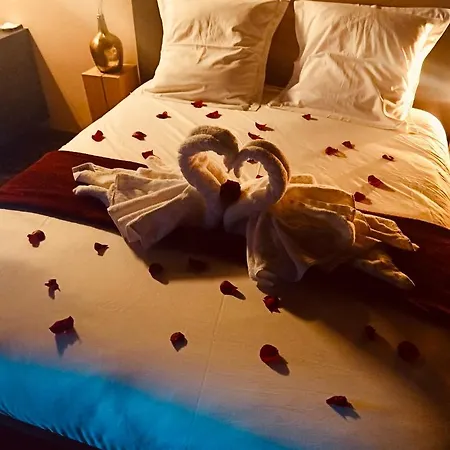 Octavie - De Luxe A Avec Piscine Privee, Jacuzzi, Sauna Et Hammam Bed & Breakfast